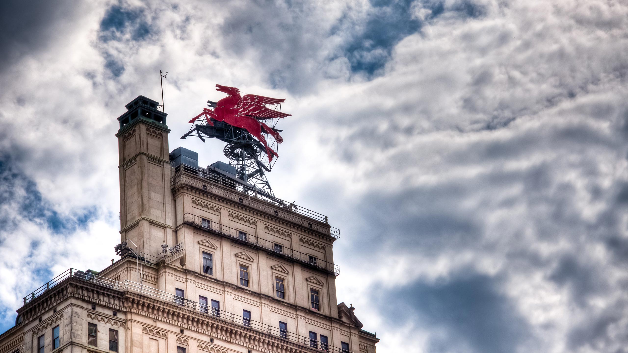 Flying Red Horse, Pegasus sign on top of Magnolia Hotel in Dallas